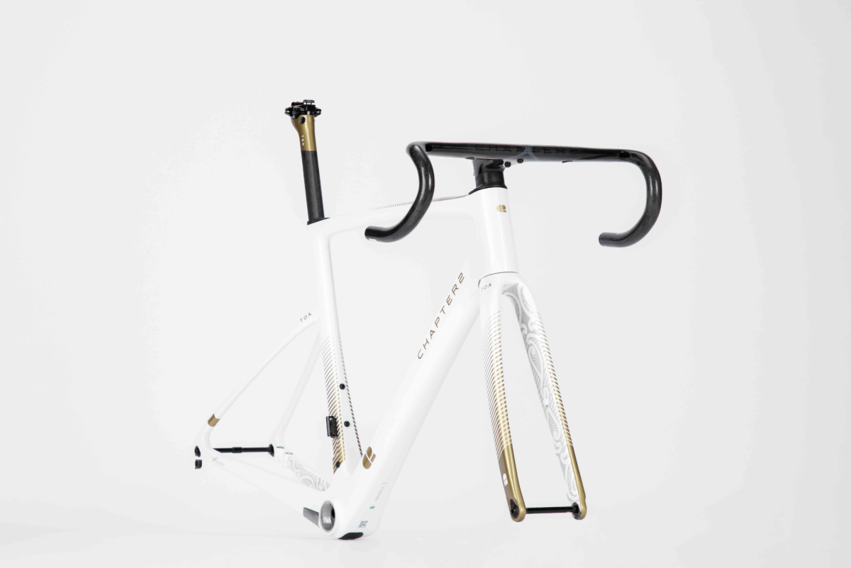 CHAPTER2 TOA FRAMESET(DISC BRAKE) WHITE W/GOLD (KOURA) - Carbon Road Bike